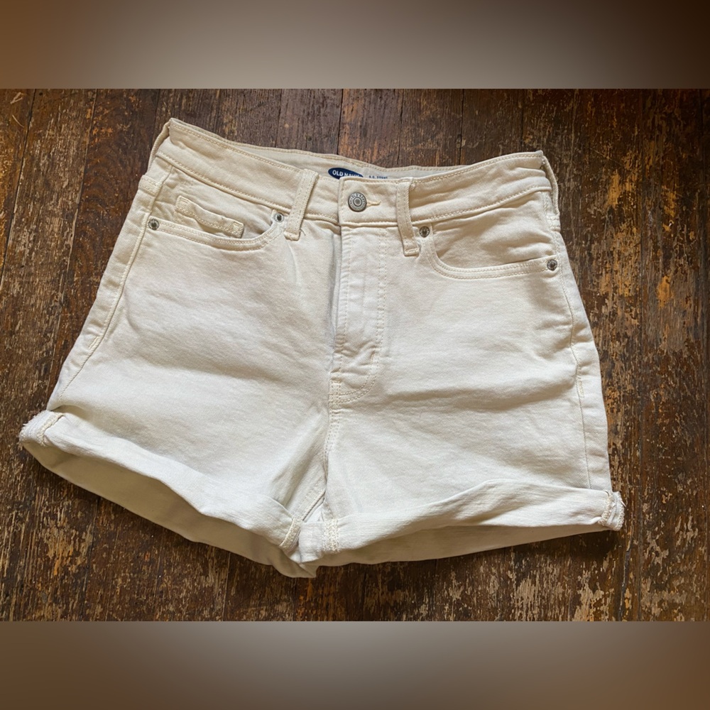 Old Navy OG Highrise Cream White Colored Shorts Size 4